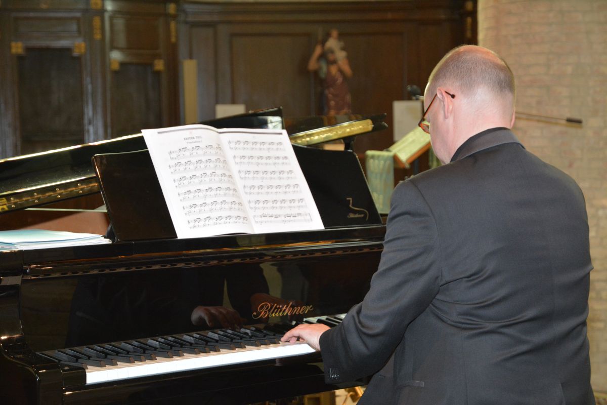 Eric Hénon au piano